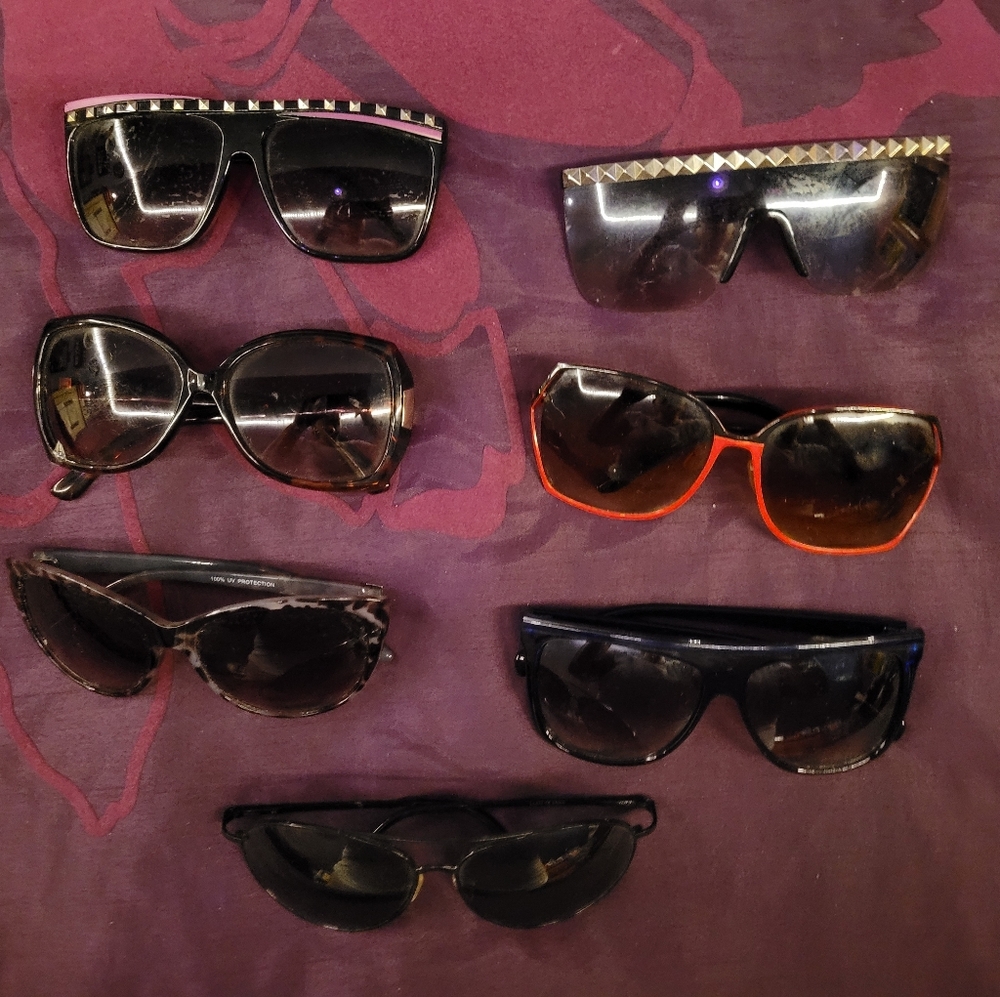 Lot of 7 pair of sunglasses